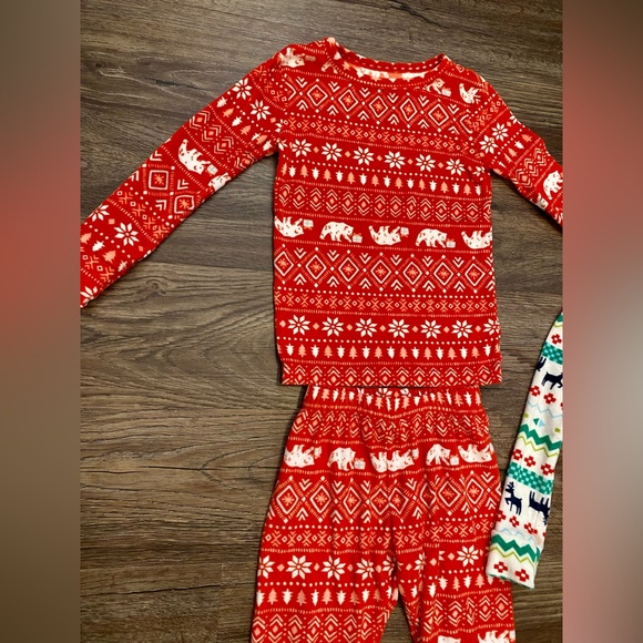 2 Pairs of Cat & Jack Snuggly Soft Pajamas Size 4T - Picture 2 of 5
